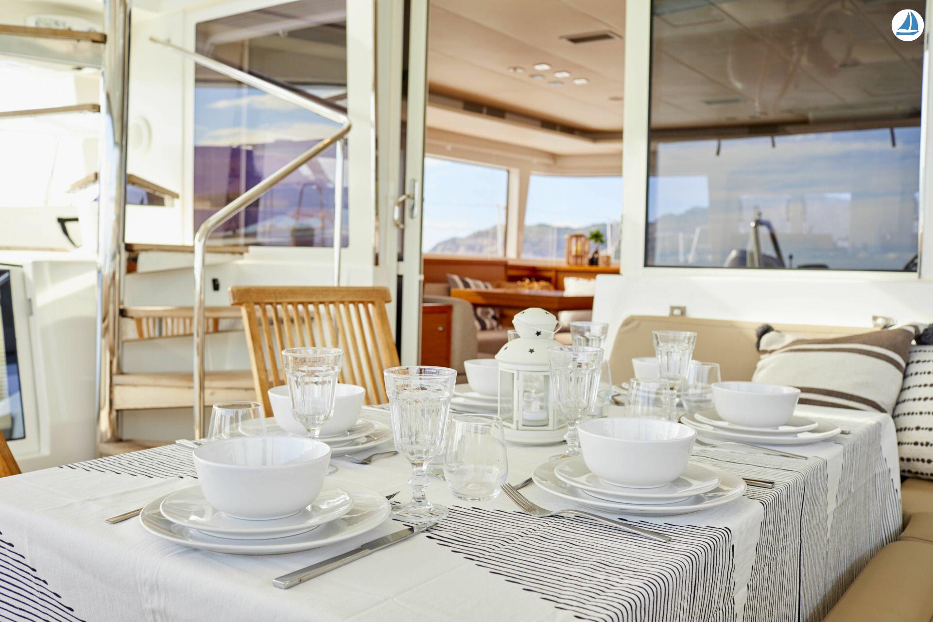 照片 Lagoon Catamarans 560 3