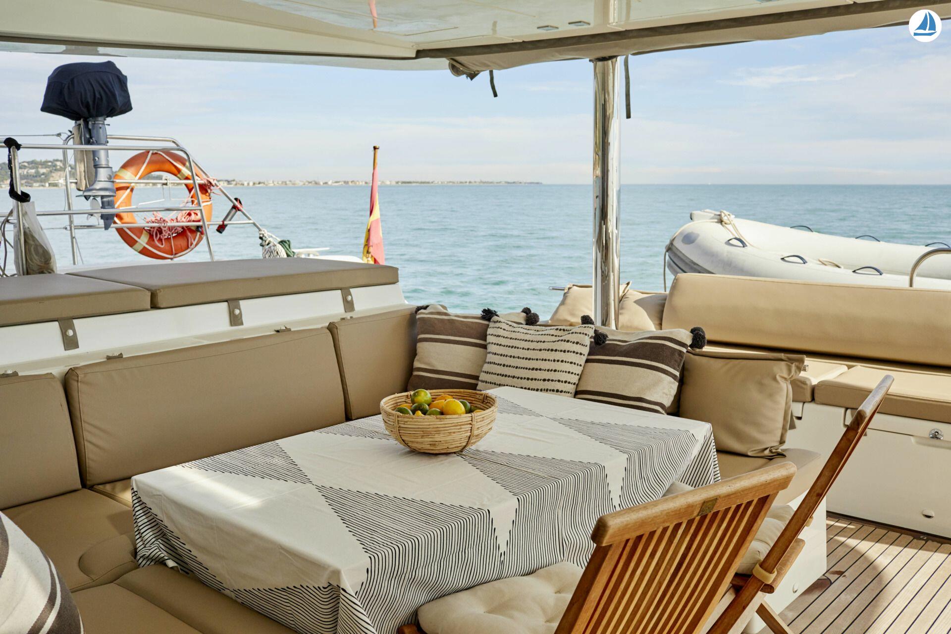 照片 Lagoon Catamarans 560 8