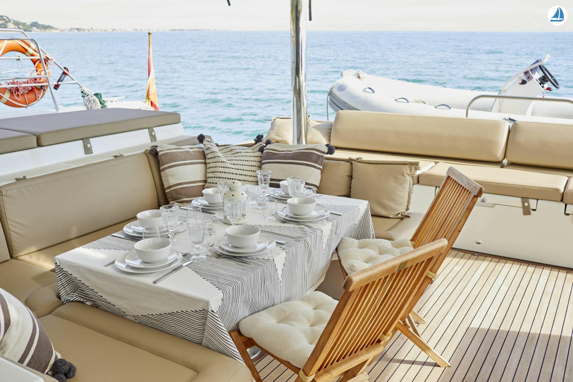 照片 Lagoon Catamarans 560 9