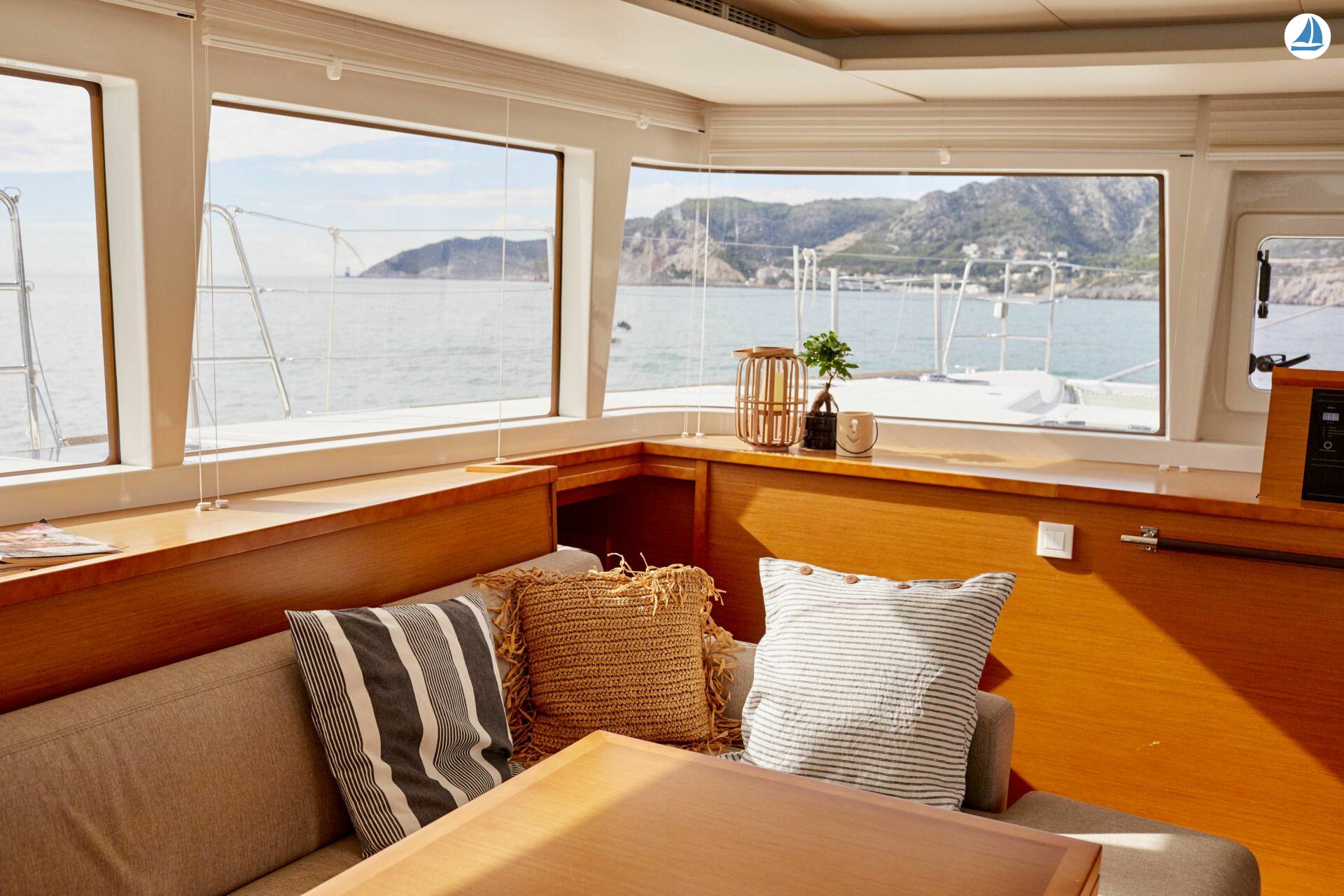 照片 Lagoon Catamarans 560 18