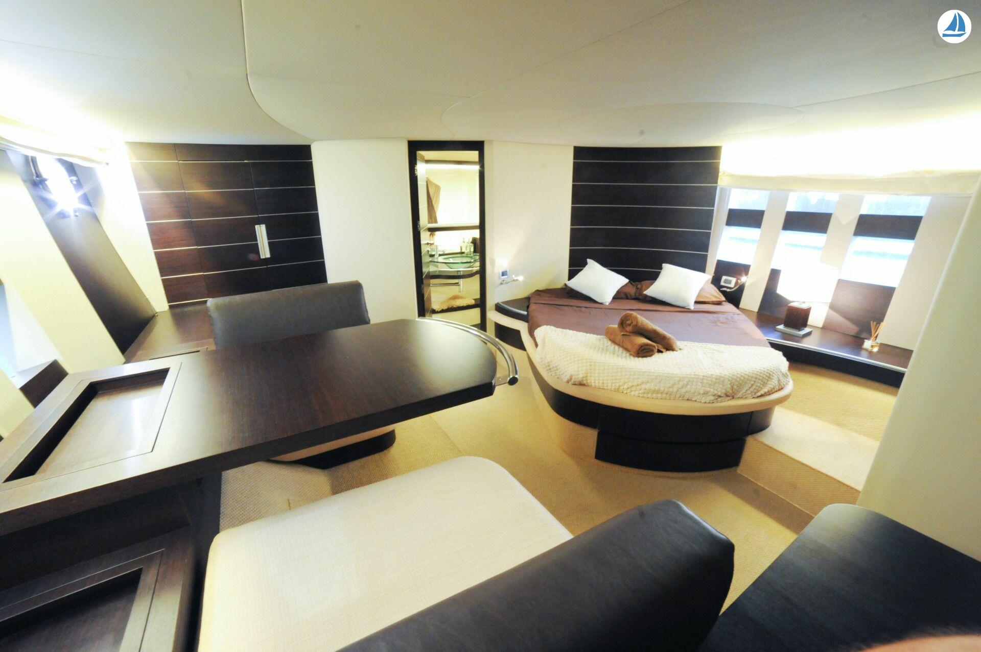 照片 Azimut 68s 21