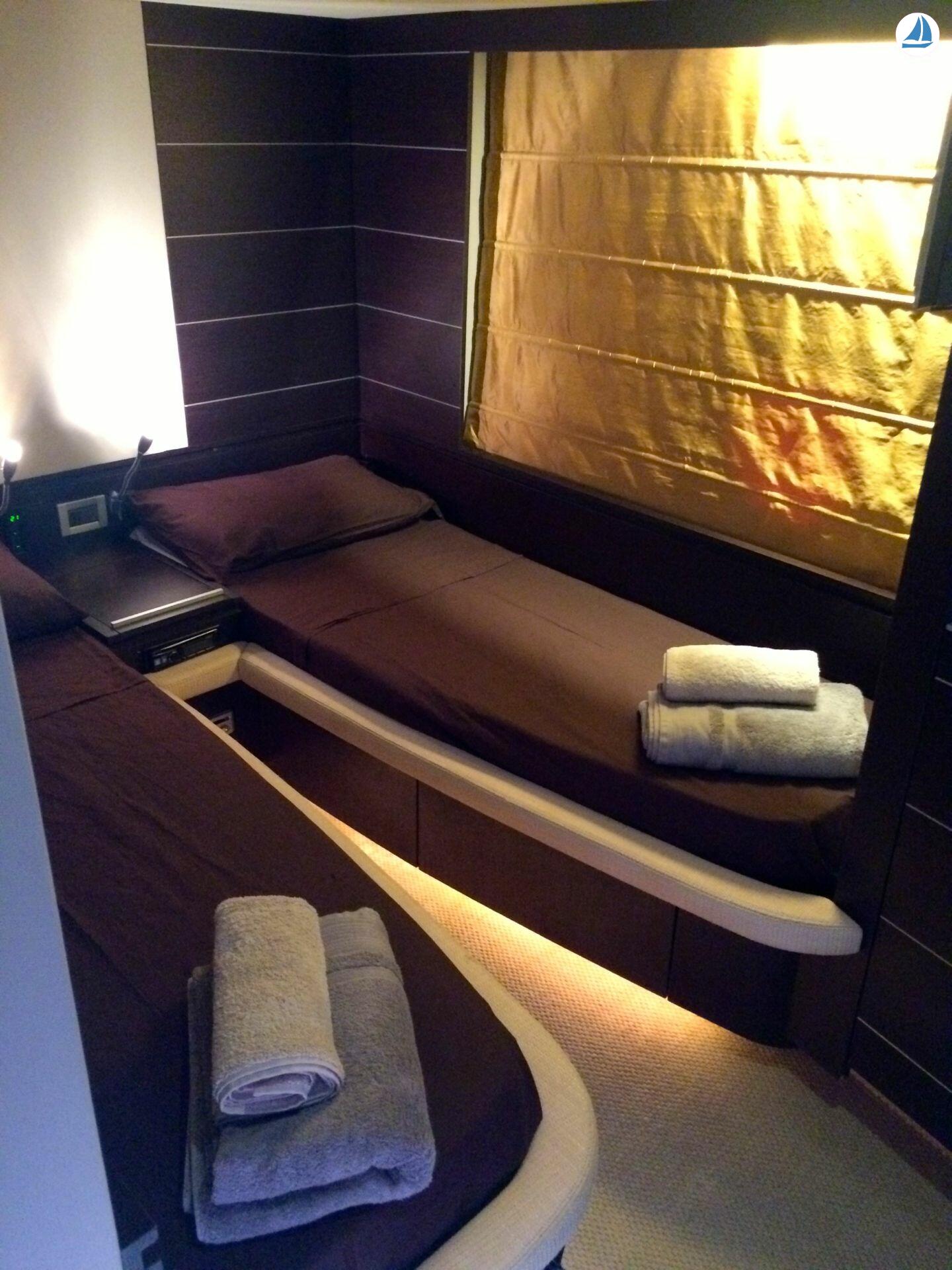 照片 Azimut 68s 25