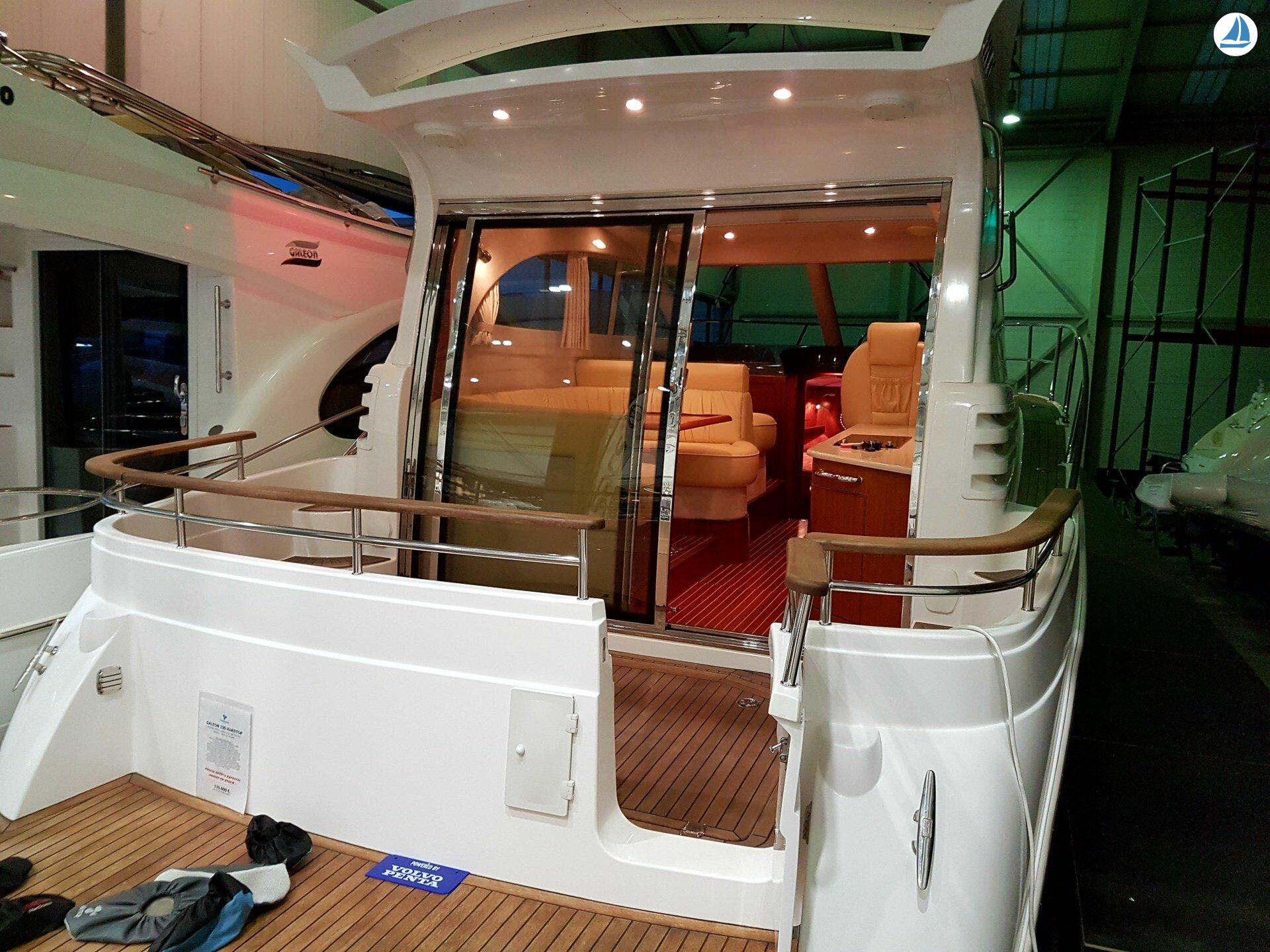 照片 Galeon 330 HT 3