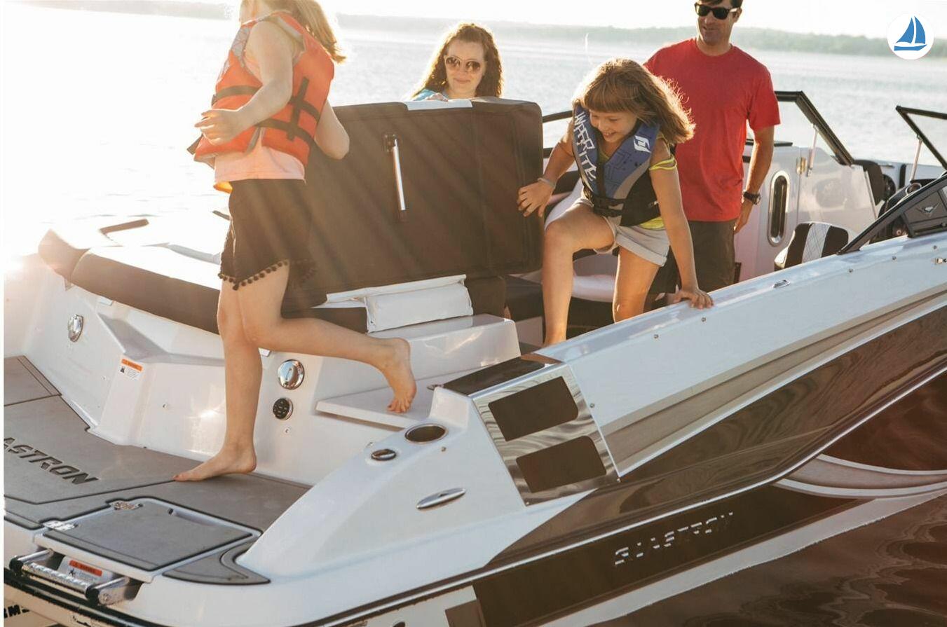 照片 Glastron 240 GT 4