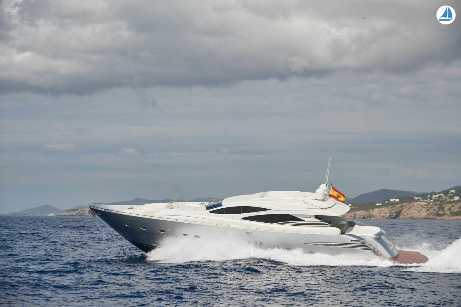 照片 Pershing 90 2