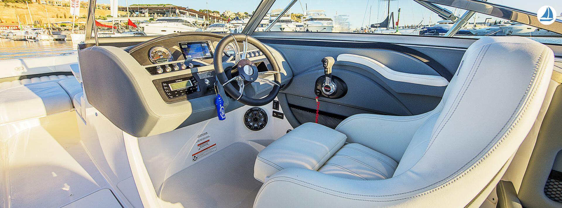 照片 Cobalt R7 BOWRIDER 3