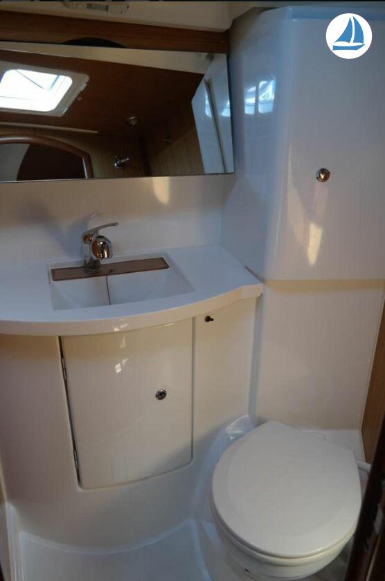 照片 Jeanneau SUN ODYSSEY 42I 8