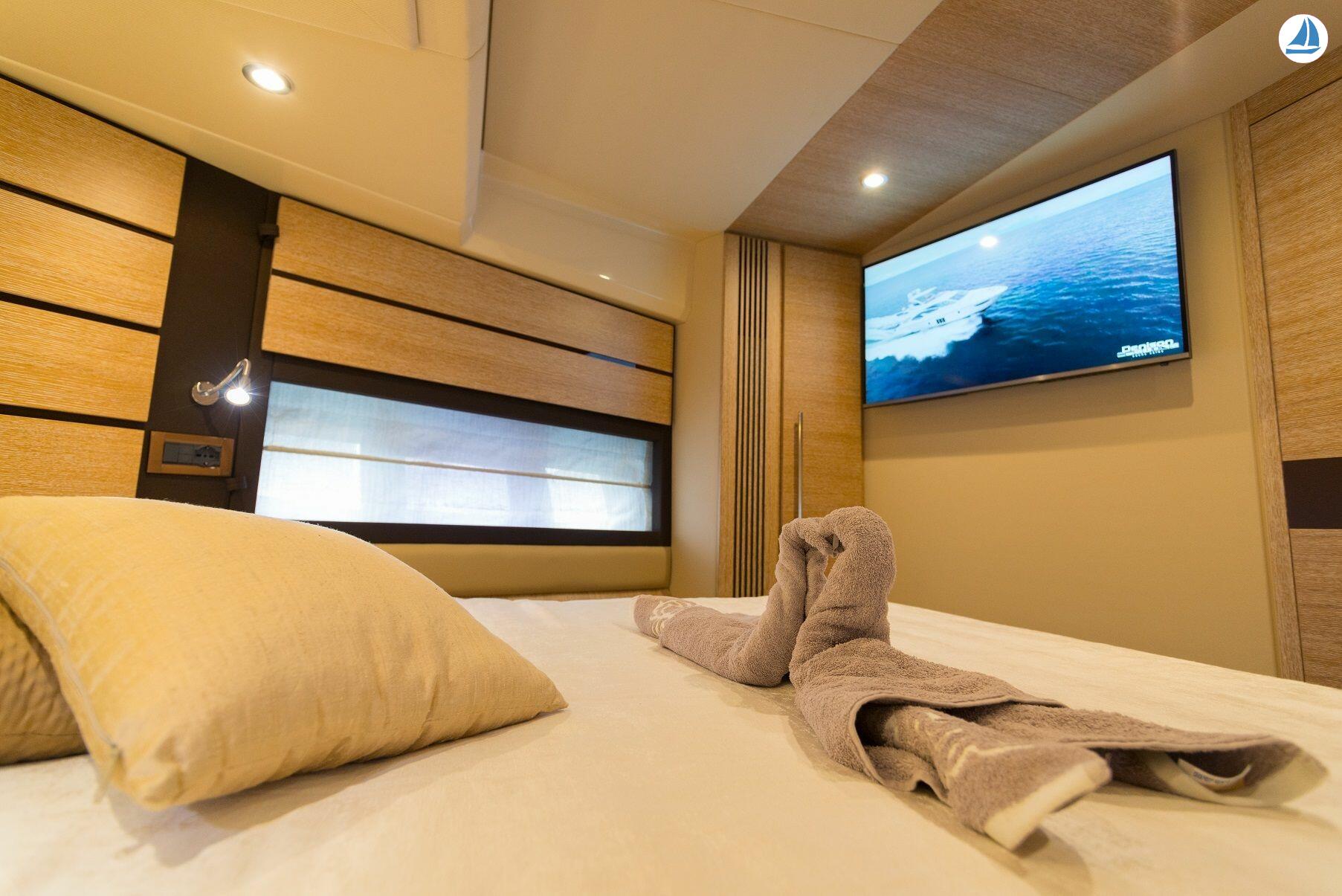 照片 Azimut 60 21