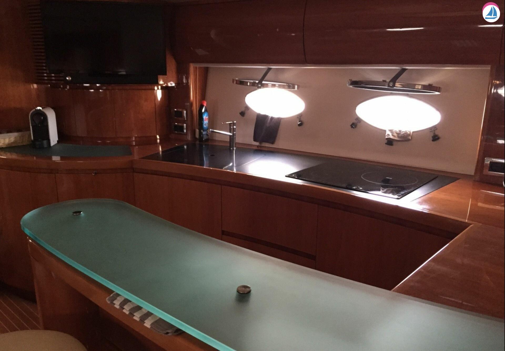 照片 Princess V65 13