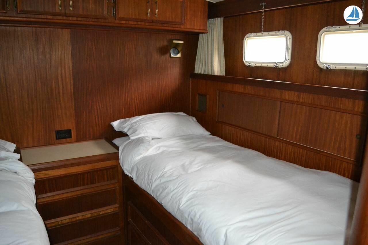 照片 Hatteras MOTOR YACHT 6