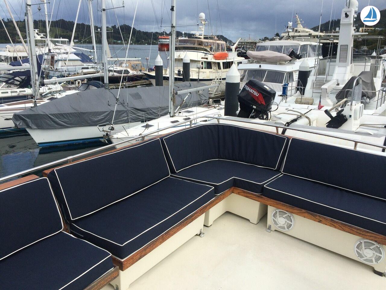 照片 Hatteras MOTOR YACHT 10
